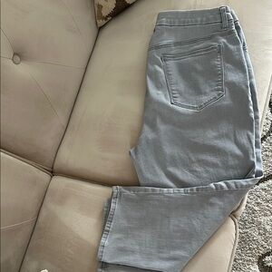 Stylish Gray stretchy Chicos cropped jeans